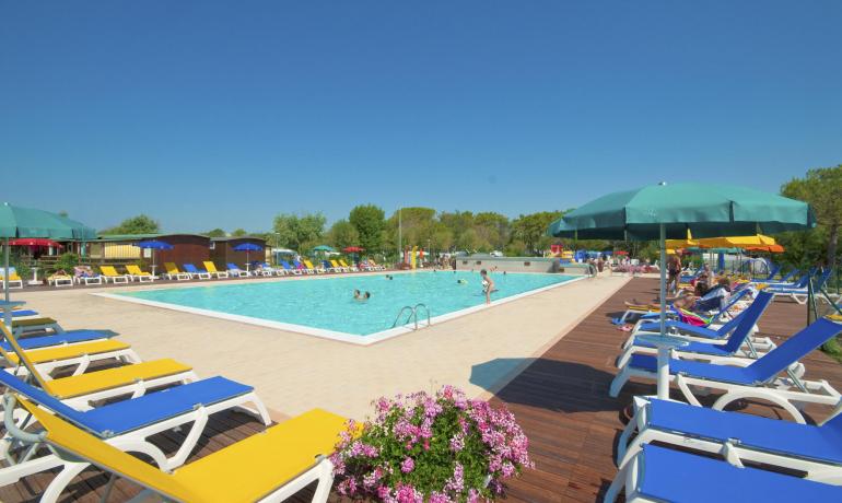 campinglido en august-offer-stay-in-mobile-home-or-glamping-tent-in-camping-village-with-swimming-pool-in-bibione 016